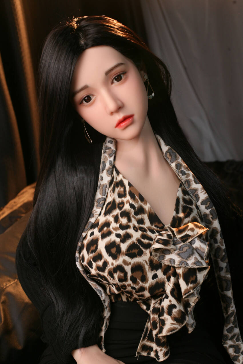 AI intelligent robot emotional doll companion factory customization, supporting global delivery.