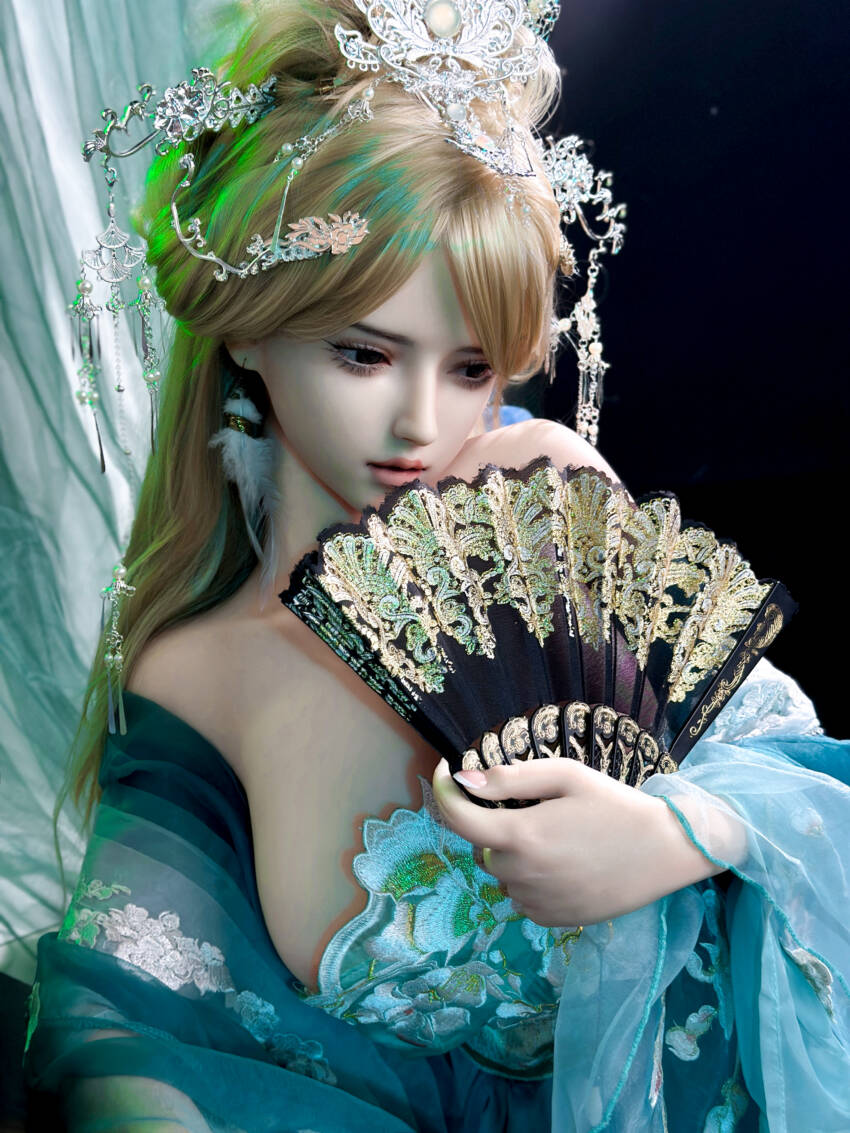 AI intelligent robot emotional doll companion factory customization, supporting global delivery.